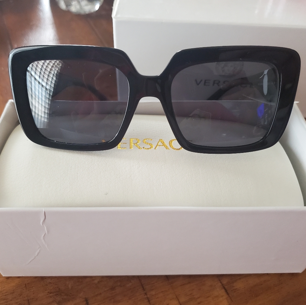 Women sunglasses